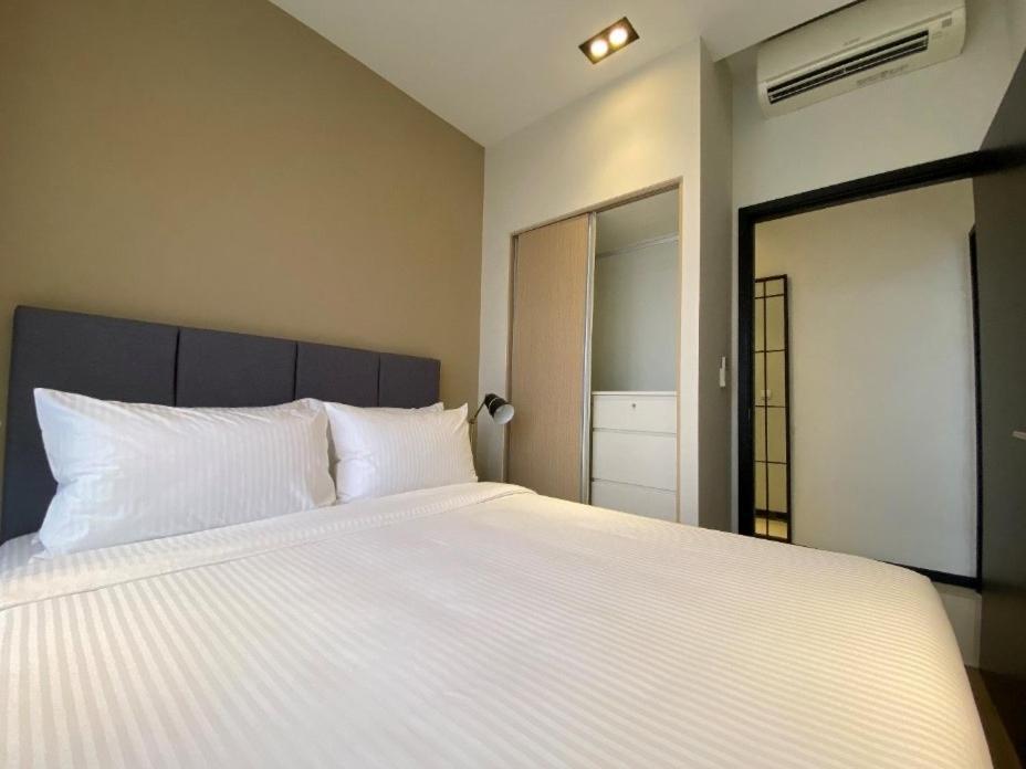 Momentus Serviced Residences Novena Singapur Exterior foto